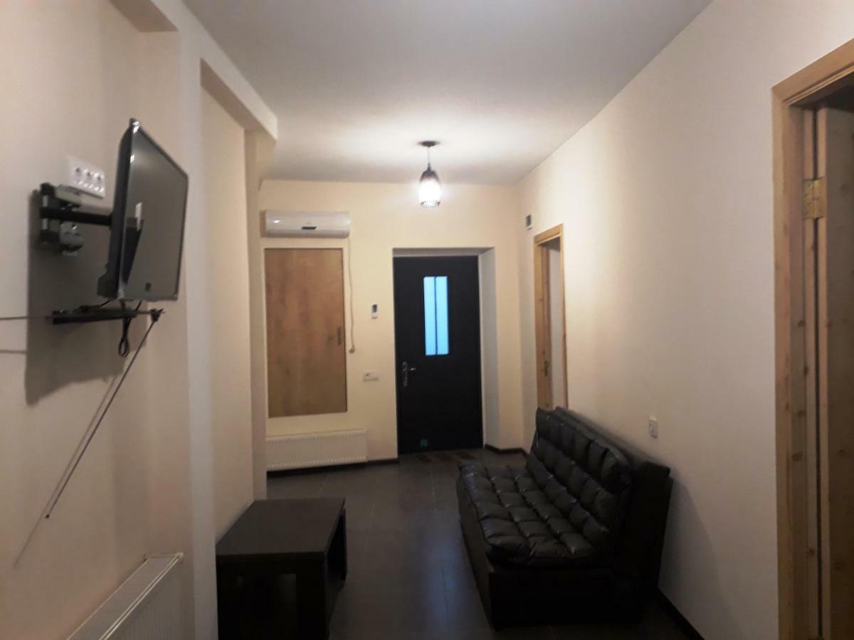 2 Bedroom Apartment In Chugureti Tiflis Exterior foto