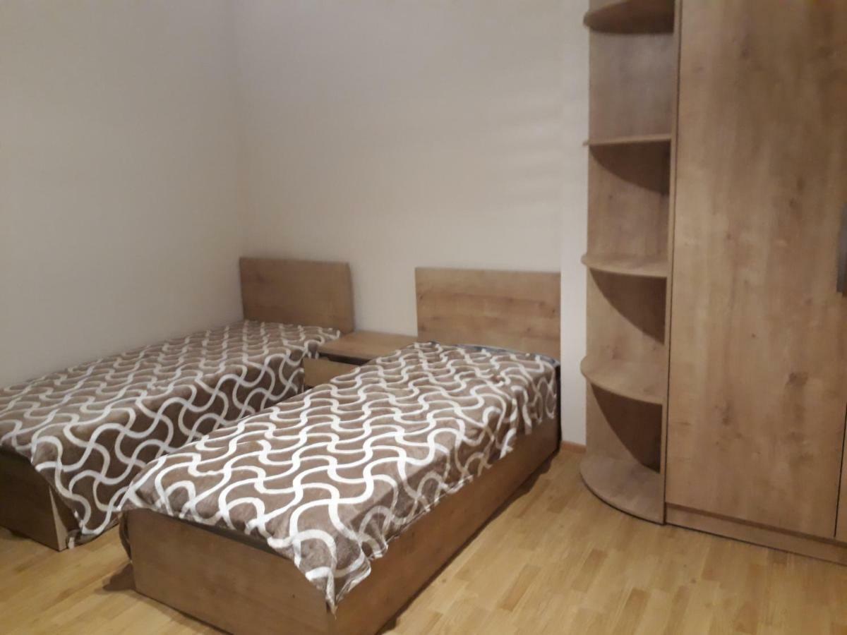 2 Bedroom Apartment In Chugureti Tiflis Exterior foto